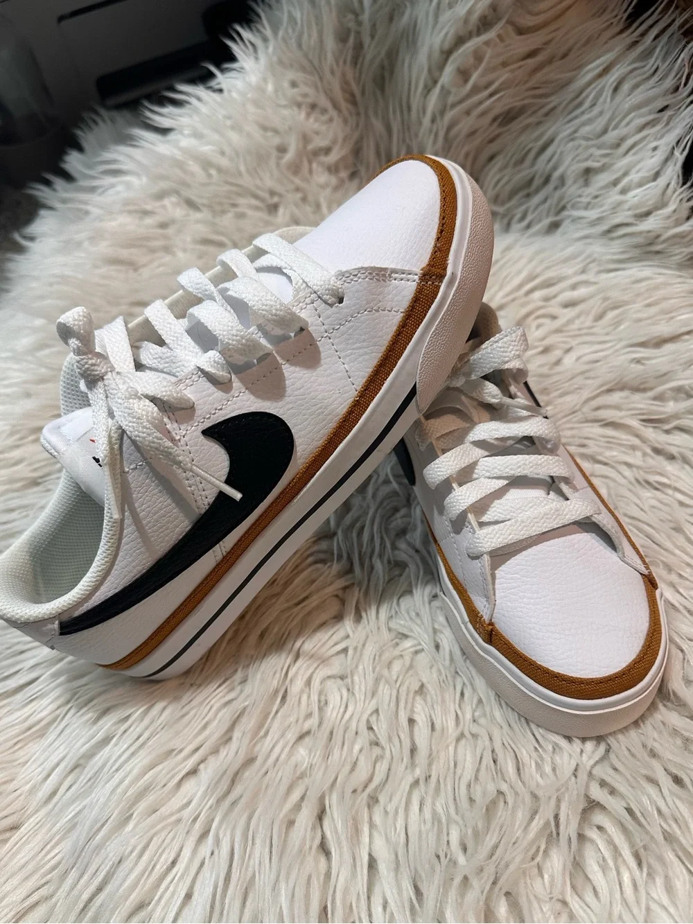 WOMEN’S NIKE COURT LEGACY NEXT NATURE